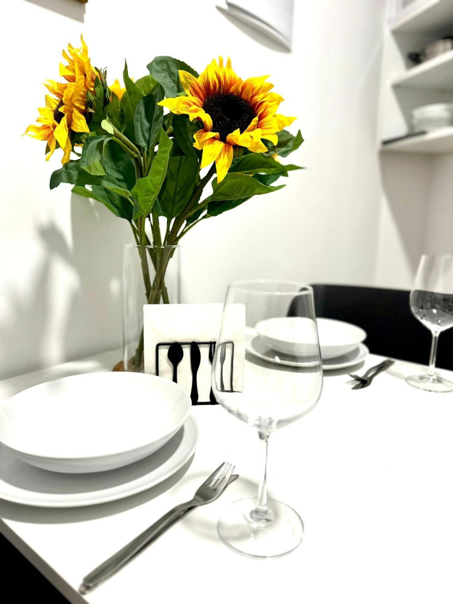 Apartamentos Madrid Connection - Universidad By Oshun Apartments Esterno foto