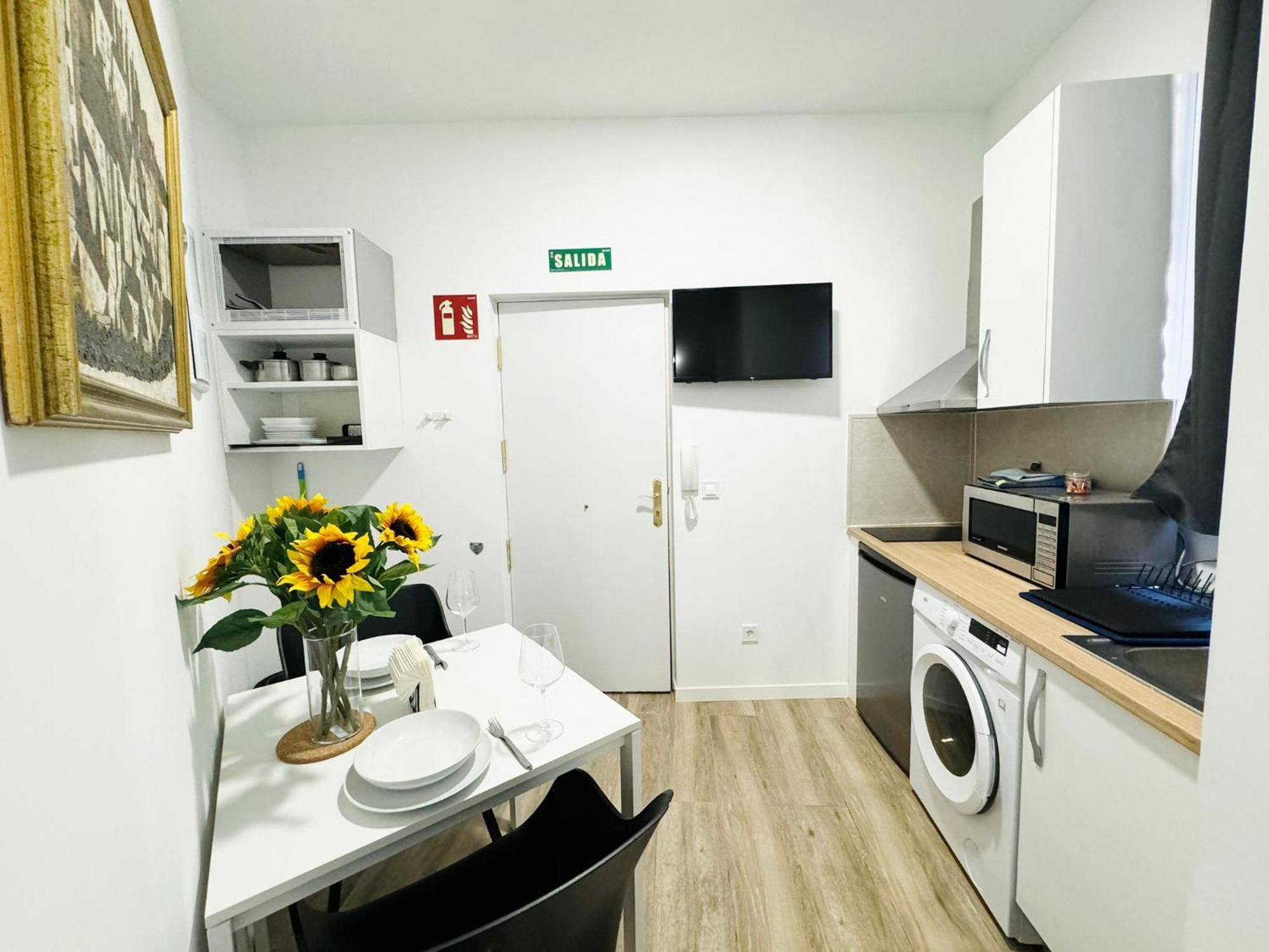 Apartamentos Madrid Connection - Universidad By Oshun Apartments Esterno foto