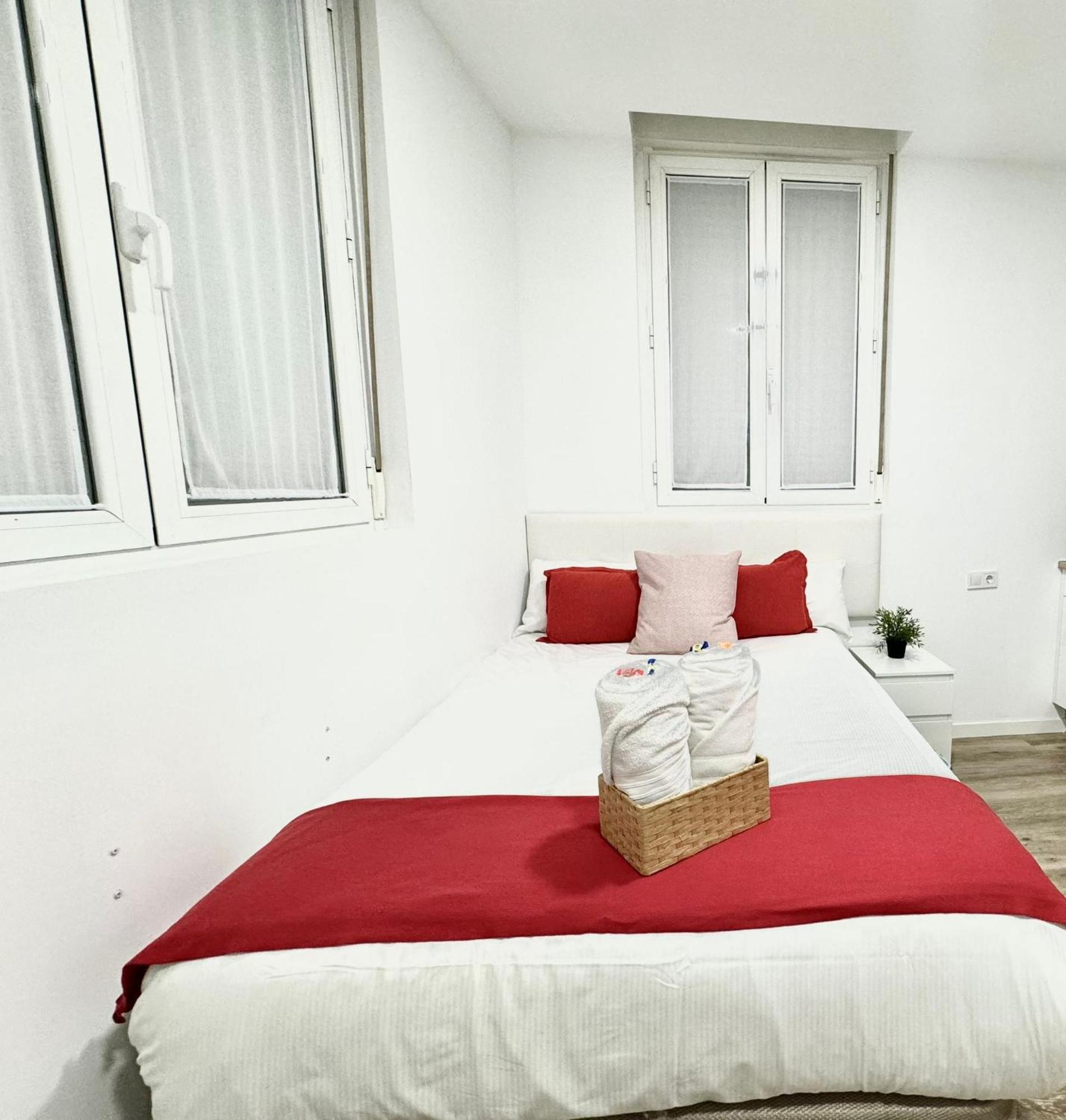 Apartamentos Madrid Connection - Universidad By Oshun Apartments Esterno foto